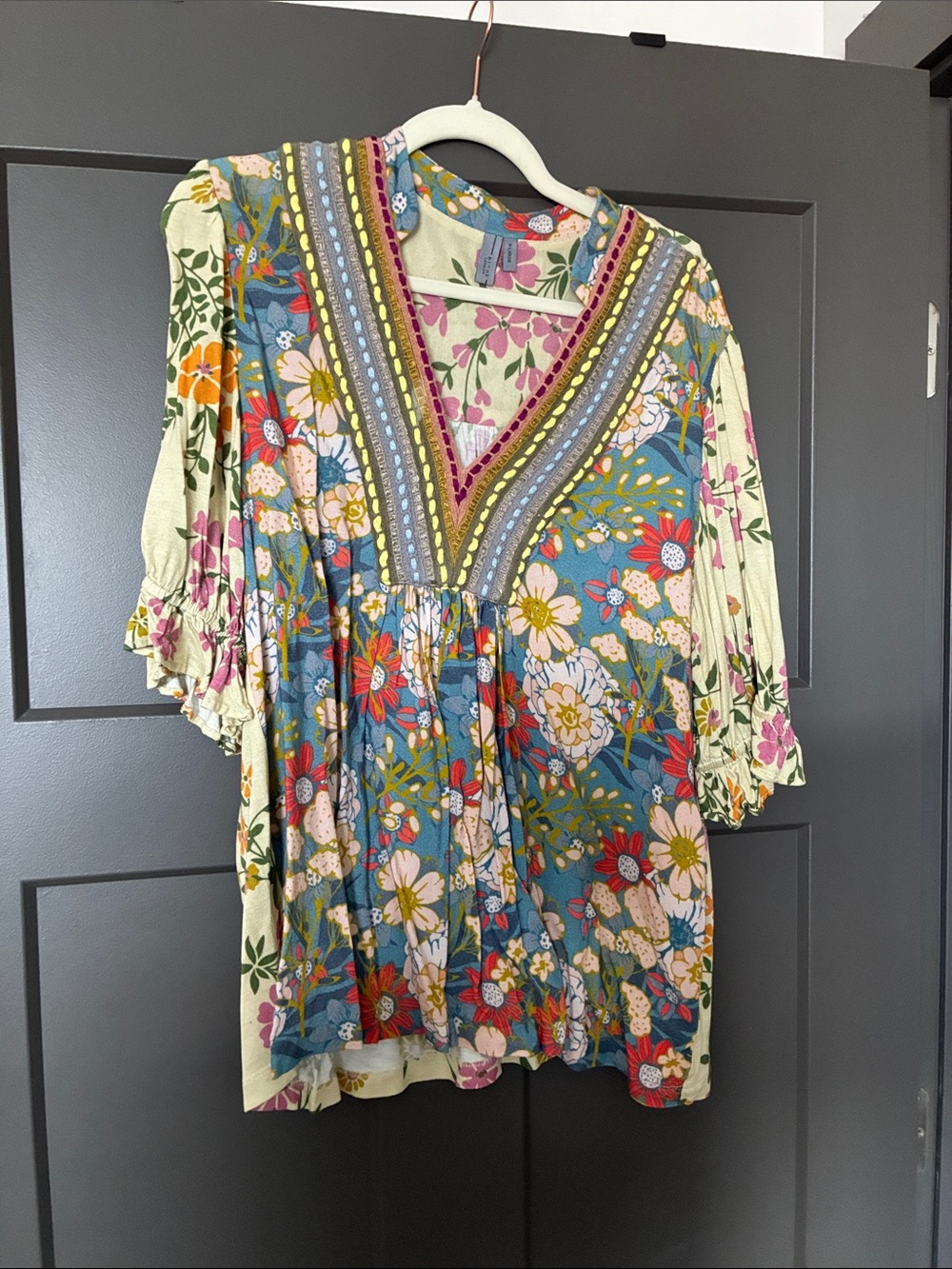 Floral V-Neck Tunic Top in Blue and Cream
